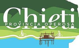 La Provincia di Chieti si presenta con una nuova identità visiva che valorizza il territorio attraverso il messaggio “Chieti, provincia operosa”. Il logo, frutto di un progetto di rinnovamento istituzionale, rappresenta il dinamismo, la laboriosità e il forte senso di appartenenza che caratterizzano questa parte d’Abruzzo. Con un design moderno ma radicato nella tradizione, l'immagine mira a raccontare la ricchezza culturale, produttiva e paesaggistica di una provincia che guarda al futuro senza dimenticare le proprie radici. Il concetto di “provincia operosa” riflette il ruolo attivo del territorio nel tessuto economico e sociale della regione. Chieti, infatti, è sinonimo di imprenditorialità diffusa, artigianato di qualità, agricoltura sostenibile e turismo in crescita. Il nuovo logo si fa portavoce di queste eccellenze, raccontando una provincia che lavora con passione e si impegna per il benessere collettivo, puntando su innovazione, collaborazione e sviluppo locale. Oltre a rafforzare l’identità istituzionale, il logo sarà utilizzato come strumento di promozione del territorio in ambito nazionale e internazionale. Con questa nuova immagine, la Provincia di Chieti intende consolidare la propria visibilità, coinvolgere cittadini e imprese e costruire una narrazione condivisa che esprima l’orgoglio di appartenere a una terra operosa, ricca di storia, valori e potenzialità.