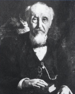 Francesco Filomusi Guelfi, è stato uno dei giuristi e politici più influenti dell’Italia ottocentesca. Francesco Filomusi Guelfi nacque a Tocco da Casauria il 21 novembre 1842 e divenne una delle figure più rilevanti nel panorama giuridico e politico italiano dell'Ottocento. Giurista di fama, fu anche docente universitario e senatore del Regno d’Italia, oltre ad essere precettore del futuro re Vittorio Emanuele III. La sua vita si intrecciò profondamente con la sua terra d’origine, l'Abruzzo, che cercò di promuovere e sviluppare attraverso le sue intuizioni politiche e sociali. La sua carriera si distinse per l’approccio scientifico al diritto, che superò la tradizionale stagnazione giuridica dell'epoca e aprì nuove prospettive nella formazione delle future generazioni di giuristi. Filomusi Guelfi non solo fu un esperto di diritto, ma un pensatore che guardava al futuro, proponendo riforme e soluzioni per il progresso dell’Italia e della sua regione. Nel suo lavoro, integrò discipline come la filosofia, la storia e l'economia, creando un metodo che influenzò la cultura giuridica del tempo. Il suo pensiero si contraddistinse per la capacità di unire teoria e pratica, superando la separazione tra le varie aree del sapere e promuovendo una visione più complessa e completa del diritto. Il suo contributo al diritto italiano fu duraturo e ancora oggi gli studiosi lo citano come esempio di raffinatezza intellettuale e impegno civile. Oltre alla sua carriera accademica, Filomusi Guelfi si impegnò attivamente anche in politica, portando avanti una visione moderna per lo sviluppo del suo paese e della sua regione. Sostenitore di infrastrutture moderne, propose la creazione di un sistema di collegamenti ferroviari per l'Abruzzo, suggerendo una direttrice che avrebbe favorito la crescita economica, in particolare della valle del fiume Pescara. Fu anche un precursore nell’affrontare temi sociali, come la condizione delle donne e dei ceti più deboli, cercando di sviluppare un’idea di Stato sociale che fosse equa e giusta per tutti i cittadini, un’utopia in un’epoca in cui tali concetti erano ancora poco diffusi. La sua figura non si limitò al rigore accademico e politico; Filomusi Guelfi era anche un uomo di grande umanità. Nonostante la sua notorietà, la sua vita fu caratterizzata da una grande semplicità e disponibilità verso il prossimo. La sua casa a Tocco da Casauria fu un punto di riferimento per gli studenti che venivano a visitarlo per ripetizioni o per risolvere problemi legali. Descritto come un uomo di humor e di grande affabilità, era noto per la sua capacità di unire la serietà del giurista alla simpatia e alla disponibilità verso gli altri. Questa umanità lo rendeva amato dalla sua comunità, che lo ricordava non solo per la sua brillante carriera, ma anche per la sua vicinanza alla gente comune. Il suo ricordo è ancora vivo in Abruzzo, dove la figura di Filomusi Guelfi continua a essere un esempio di impegno per la cultura e per il progresso sociale. Le iniziative per celebrarne la memoria, come il convegno organizzato a Tocco da Casauria, sono importanti momenti di riflessione per le nuove generazioni. La sua vita e il suo lavoro sono un chiaro esempio di come il sapere, la cultura e l'impegno civile possano trasformare positivamente la società, non solo a livello locale, ma anche nazionale. La sua eredità rimane un faro per chi crede nella forza delle idee e nella capacità di migliorare il mondo attraverso il contributo delle persone più capaci e disinteressate.