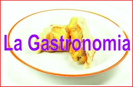 La preparazione delle ricette aquilane nasce da un forte legame con i prodotti tipici del territorio, frutto di una tradizione agricola e pastorale che privilegia ingredienti genuini e lavorazioni artigianali. Zafferano, legumi, carni ovine e bovine allevate in montagna, formaggi e cereali locali rappresentano la base di molti piatti tramandati nel tempo. Le cucine dei borghi e delle vallate mantengono vive tecniche antiche, che esaltano i sapori naturali senza eccessi, puntando sulla qualità delle materie prime e su una trasformazione minima che rispetta la stagionalità. Ogni ricetta racconta la storia della provincia attraverso gesti semplici e ingredienti selezionati. Le paste fatte a mano vengono preparate con farine locali, mentre brodi, sughi e contorni valorizzano ortaggi e aromi delle coltivazioni d’altitudine. L’uso sapiente dello zafferano conferisce profumi unici a primi e secondi, e i legumi come le lenticchie di Santo Stefano di Sessanio arricchiscono zuppe e minestre. La cucina aquilana, pur evolvendosi, rimane fortemente radicata nella tradizione e continua a proporre piatti che riflettono l’identità e l’autenticità del territorio.