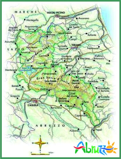I confini del Parco nazionale del Gran Sasso e Monti della Laga. Nel cuore dell’Abruzzo, il Parco Nazionale del Gran Sasso e Monti della Laga rappresenta uno dei paesaggi più suggestivi d’Italia, dove la maestosità della natura si unisce alla storia e alla cultura di antichi borghi. Le vette imponenti del Gran Sasso, con il Corno Grande che raggiunge i 2912 metri, dominano un territorio di straordinaria varietà, che include il ghiacciaio del Calderone, unico sull’Appennino, e l’altopiano di Campo Imperatore, un vasto scenario carsico di rara bellezza. La natura qui si esprime in forme spettacolari: pareti rocciose, valloni selvaggi, boschi di faggio, praterie d’alta quota e laghetti di origine glaciale creano un ambiente che sorprende per la sua diversità e autenticità. Ma il Parco non è solo natura: è anche un luogo profondamente modellato dalla presenza umana. I paesaggi raccontano secoli di vita pastorale e rurale, con borghi medievali arroccati sulle pendici delle montagne, castelli e antichi eremi immersi nel silenzio. L’armonia tra l’ambiente e le tradizioni si coglie nei piccoli centri, dove l’architettura storica, le produzioni artigianali e i sapori locali, come il celebre pecorino di Farindola, testimoniano un legame profondo con il territorio. In Abruzzo, il Parco del Gran Sasso e Monti della Laga è un luogo dove la natura e la cultura si fondono in un equilibrio raro e prezioso.