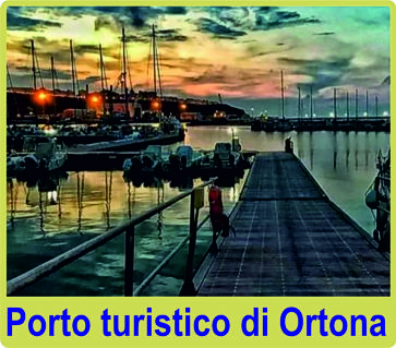 ORTONA – Approdo strategico lungo la costa adriatica abruzzese e porta d’accesso a uno dei territori più suggestivi della regione, Ortona rappresenta una destinazione di particolare interesse per il turismo nautico, culturale e naturalistico, grazie alla sua posizione privilegiata sulla celebre Costa dei Trabocchi, in provincia di Chieti. Dopo l’arrivo nel porto della città, storicamente legato alle attività commerciali, alla pesca e alla navigazione, i visitatori possono intraprendere un itinerario alla scoperta di un patrimonio che unisce testimonianze storiche, architetture monumentali, paesaggi marini e tradizioni enogastronomiche. Il centro storico di Ortona costituisce una prima tappa imprescindibile, con il maestoso Castello Aragonese, affacciato sull’Adriatico, e la Basilica di San Tommaso Apostolo, importante luogo di culto che custodisce le reliquie dell’apostolo. Passeggiando lungo la Passeggiata Orientale è possibile ammirare ampi panorami sul mare, mentre le strade cittadine raccontano una storia segnata anche dagli eventi della Seconda guerra mondiale, documentati nel Museo della Battaglia di Ortona. A breve distanza dal centro si incontrano alcune delle località balneari più caratteristiche del territorio, come Lido Riccio e Ripari di Giobbe, dove spiagge, scogliere e tratti di costa di particolare pregio ambientale offrono opportunità per il relax e le attività all’aria aperta. Proseguendo verso sud si raggiunge San Vito Chietino, borgo affacciato sul mare e noto per i suoi panorami, le tradizioni marinare e la presenza dei trabocchi, antiche strutture da pesca in legno diventate uno dei simboli più riconoscibili del turismo abruzzese. Di grande richiamo è anche la Via Verde della Costa dei Trabocchi, percorso ciclopedonale ricavato in larga parte dall’ex tracciato ferroviario adriatico, che consente di attraversare scenari costieri di straordinaria bellezza tra calette, promontori e piccoli centri marinari. Lungo questo itinerario si possono raggiungere località come Rocca San Giovanni, Fossacesia e Torino di Sangro, mete apprezzate per la combinazione di paesaggio, patrimonio storico e offerta gastronomica. La possibilità di alternare visite culturali, escursioni in bicicletta, giornate al mare e degustazioni di prodotti tipici rende l’area di Ortona particolarmente adatta a soggiorni brevi, vacanze estive e itinerari dedicati alla scoperta dell’Abruzzo autentico. Dopo l’approdo a Ortona, l’esperienza turistica può proseguire verso l’entroterra della provincia di Chieti, un territorio caratterizzato da borghi storici, colline coltivate a vigneti e uliveti, abbazie monumentali e paesaggi che si estendono fino alle montagne della Maiella. Tra le destinazioni da non perdere figura Lanciano, città d’arte di antiche origini, conosciuta per il Santuario del Miracolo Eucaristico, le chiese storiche e i quartieri medievali, che testimoniano il ruolo culturale e religioso del centro frentano. Di particolare interesse è anche Guardiagrele, borgo alle pendici della Maiella, celebre per la tradizione artigianale della lavorazione dei metalli, il patrimonio architettonico e gli scorci panoramici sulle vallate circostanti. Gli appassionati di natura possono invece dirigersi verso il Parco Nazionale della Maiella, una delle principali aree protette dell’Appennino, dove sentieri escursionistici, eremi rupestri, boschi e ambienti montani permettono di scoprire un volto diverso dell’Abruzzo, lontano dalla costa ma facilmente inseribile in un itinerario di più giorni. Tra le mete culturali più significative rientra inoltre l’Abbazia di San Giovanni in Venere, a Fossacesia, complesso monastico medievale situato su un’altura panoramica dalla quale si domina un ampio tratto della Costa dei Trabocchi. Non meno affascinanti sono i paesaggi rurali che circondano Ortona, caratterizzati da aziende vitivinicole, frantoi e piccoli centri nei quali sopravvivono tradizioni profondamente legate alla storia agricola abruzzese. Il territorio è infatti particolarmente apprezzato per le produzioni di Montepulciano d’Abruzzo, Trebbiano d’Abruzzo e olio extravergine d’oliva, oltre che per una cucina che valorizza il pescato dell’Adriatico, i piatti della tradizione contadina e le specialità locali. I ristoranti della costa e dell’entroterra offrono occasioni per conoscere sapori autentici, mentre i trabocchi trasformati in luoghi di ristorazione rappresentano un’esperienza gastronomica caratteristica del litorale. In questo contesto, Ortona si conferma un punto di partenza privilegiato per esplorare la Costa dei Trabocchi e le eccellenze turistiche della provincia di Chieti, con un’offerta capace di integrare turismo nautico, balneare, culturale, naturalistico ed enogastronomico. Un insieme di attrazioni che valorizza il ruolo della città come porta d’ingresso marittima dell’Abruzzo meridionale e propone ai visitatori un viaggio tra mare, borghi e montagne, alla scoperta di un territorio ricco di identità, storia e bellezze paesaggistiche.