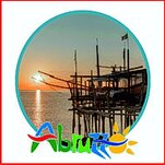 Cala Lenta è diventata in breve tempo uno degli appuntamenti più conosciuti e più attesi dell’estate abruzzese, ma soprattutto continua ad attirare numerosi turisti da fuori regione, incuriositi dai trabocchi (le ‘macchine’ da pesca cantate da D’Annunzio che puntellano la costa), dalle bellezze paesaggistiche e dalle specialità culinarie della zona. La manifestazione ha cadenza biennale; la prossima edizione si terrà nella prima metà di luglio 2009. Lungo tutto il tratto di costa, nei numerosi centri e località compresi tra Francavilla al mare e San Salvo, numerosissimi gli appuntamenti: cene tematiche nei locali convenzionati; cene sui trabocchi; pescaturismo; cene con i pescatori; mercato del gusto; eventi culturali; laboratori/teatro del gusto.