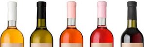 La produzione vinicola in Abruzzo rappresenta una delle colonne portanti dell'economia e della cultura regionale, con una storia che affonda le radici nell'antichità. La regione vanta una superficie vitata di circa 32.500 ettari, di cui il 63% è dedicato a vitigni a bacca nera e il 38% a quelli a bacca bianca . Il Montepulciano è il vitigno più coltivato, con 18.200 ettari, seguito dal Trebbiano toscano e dal Trebbiano abruzzese . Tra i vitigni autoctoni a bacca bianca, spiccano il Pecorino, la Passerina e la Cococciola, che contribuiscono alla produzione di vini freschi e aromatici . La regione è suddivisa in diverse zone vitivinicole, tra cui la Marrucina, Controguerra e le Terre Tollesi, ciascuna con caratteristiche pedoclimatiche uniche che influenzano il profilo organolettico dei vini. La qualità dei vini abruzzesi è riconosciuta a livello nazionale e internazionale, con una produzione totale di circa 2.649.000 ettolitri, di cui il 37,5% è classificato come Vini DOP e l'11,3% come Vini IGP . Le denominazioni di origine più prestigiose includono il Montepulciano d'Abruzzo Colline Teramane DOCG e il Terre Tollesi o Tullum DOCG . Il Consorzio di Tutela dei Vini d'Abruzzo, con sede a Ortona, svolge un ruolo fondamentale nella salvaguardia e promozione delle denominazioni DOP e IGP della regione, assicurando il rispetto dei disciplinari di produzione e vigilando sulla commercializzazione . Grazie a un equilibrio tra tradizione e innovazione, l'Abruzzo continua a consolidare la sua reputazione come terra di eccellenza enologica.