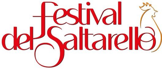 Il Saltarello Abruzzese che si svolge a Ronzano, Frazione di Castel castagna (Te). Il Saltarello Abruzzese, una delle danze più emblematiche della tradizione popolare della regione, trova in Ronzano, frazione di Castel Castagna, una delle sue espressioni più vive e autentiche. Ogni anno, durante le festività locali, questa danza rappresenta un legame profondo tra la comunità e le proprie radici culturali. La piazza del piccolo borgo diventa un palcoscenico naturale dove i residenti, giovani e adulti, si esibiscono in un rito collettivo che celebra la storia del paese, i suoi costumi e la sua identità. Il Saltarello di Ronzano si distingue per la sua energia travolgente, con danzatori che, accompagnati dal ritmo dei tamburelli e delle fisarmoniche, si esibiscono in passi rapidi e saltellanti. La danza, che si sviluppa in cerchi e linee, ha una forte componente di improvvisazione, ma è anche il frutto di una tradizione tramandata di generazione in generazione. Ogni movimento e ogni passo raccontano la storia di un popolo che, pur vivendo nel presente, conserva la memoria di un passato che continua a rivivere attraverso la musica e il ballo. Le celebrazioni del Saltarello a Ronzano non sono solo un'occasione di festa, ma anche un momento di incontro e di coesione per la comunità. Le strade si riempiono di suoni, voci e sorrisi, creando un'atmosfera di allegria e di appartenenza. Non è raro che intere famiglie prendano parte alla danza, con i più giovani che imparano i passi dagli anziani, custodendo così la tradizione e assicurandone la continuità nel tempo. In questo senso, il Saltarello diventa anche un atto di trasmissione culturale, che rafforza i legami sociali e raffigura una comunità che si riconosce nelle sue tradizioni più profonde. Ronzano, con il suo paesaggio montano e la sua posizione incantevole, diventa il cuore pulsante della tradizione abruzzese ogni volta che si celebra il Saltarello. Il folklore che anima il paese durante queste festività attrae visitatori da tutto l’Abruzzo e anche da altre regioni, attratti dalla bellezza della danza e dalla possibilità di immergersi in un mondo che sembra fermo nel tempo. Tra le strade del borgo, i turisti hanno la possibilità di scoprire non solo il ballo, ma anche la gastronomia locale, con piatti tipici che raccontano la storia della terra di Castel Castagna. Il Saltarello Abruzzese a Ronzano non è solo una danza, ma una vera e propria manifestazione culturale che unisce passato e presente, tradizione e innovazione. Ogni passo, ogni gesto, ogni movimento sulla piazza di Ronzano è un tributo alla storia del popolo abruzzese, che continua a vivere nel cuore della sua gente. In un mondo sempre più globalizzato, il Saltarello rappresenta un modo per preservare e tramandare una parte fondamentale della cultura locale, un patrimonio che, seppur radicato nel passato, è vivo e pulsante nel presente.