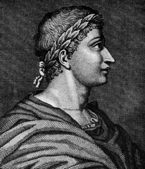 Publio Ovidio Nasone, meglio conosciuto semplicemente come Ovidio. Publio Ovidio Nasone, nato a Sulmona il 20 marzo del 43 a.C., è stato uno dei più grandi poeti dell’antica Roma e uno dei maggiori rappresentanti della letteratura latina. Proveniente da una famiglia di rango equestre, Ovidio ricevette un'educazione raffinata che lo avviò agli studi di grammatica, retorica e filosofia. Sebbene suo padre avesse sperato per lui una carriera pubblica, Ovidio preferì dedicarsi alla letteratura, intraprendendo il cammino di poeta e componendo opere che avrebbero segnato la storia della poesia occidentale. In gioventù, si trasferì a Roma, dove divenne parte della cerchia dei poeti che gravitavano attorno al circolo di Messalla Corvino e Mecenate, incontrando figure come Orazio e Virgilio. Le prime opere di Ovidio sono principalmente elegiache e ruotano attorno ai temi dell'amore e della passione. Con Amores e Heroides, il poeta si affermò come una delle voci più innovative del suo tempo. Le sue elegie trattano i complessi sentimenti amorosi con un linguaggio raffinato e un tono ironico, mentre le Heroides raccontano le lettere immaginarie di eroine mitologiche, soffermandosi sulla solitudine e sulla sofferenza dell'amore non corrisposto. Queste opere, insieme all'Ars amatoria, che offre consigli amorosi, consolidarono il suo status di poeta elegiaco, capace di esplorare le sfumature più intime dell'esperienza umana. Nella seconda fase della sua carriera, Ovidio ampliò i suoi orizzonti poetici, dedicandosi a opere più complesse e monumentali, come le Metamorfosi e i Fasti. Le Metamorfosi, la sua opera più celebre, è un poema epico che racconta la storia del mondo attraverso una serie di trasformazioni mitologiche. Questo lavoro, ricco di immagini potenti e allegorie, ha esercitato una grande influenza sulla letteratura e sull’arte occidentale. I Fasti, d'altra parte, trattano delle festività religiose romane, esplorando il calendario e le tradizioni della civiltà romana. Queste opere dimostrano la versatilità di Ovidio, che non si limitò al genere elegiaco, ma affrontò temi storici, mitologici e religiosi con lo stesso acume e inventiva. Nel 8 d.C., tuttavia, Ovidio fu coinvolto in uno scandalo che segnò drasticamente la sua carriera. La pubblicazione dell'Ars amatoria, un trattato che promuoveva una visione dell'amore e della sessualità contraria alla moralità imposta dall'imperatore Augusto, gli causò l'esilio. Fu mandato a Tomi, un remoto angolo dell'impero nella regione del Mar Nero (oggi in Romania), dove visse per il resto della sua vita. Nonostante il suo esilio forzato, Ovidio continuò a scrivere, dedicandosi a opere di rimpianto e invettiva come le Tristia e le Epistulae ex Ponto, che esprimevano il suo dolore per la separazione da Roma e il suo desiderio di ritorno. Ovidio morì a Tomi tra il 17 e il 18 d.C., senza mai riuscire a fare ritorno nella sua amata Roma. La sua eredità, tuttavia, è rimasta intatta nel corso dei secoli. Le sue opere, in particolare le Metamorfosi, hanno avuto un impatto profondo sulla letteratura, sull'arte e sulla cultura europea. Ovidio è celebrato come una figura chiave della letteratura latina, e la sua città natale, Sulmona, continua a onorarlo come un simbolo di grandezza letteraria. La sua capacità di combinare l'intrattenimento con la riflessione filosofica ha assicurato al suo lavoro una rilevanza che persiste ancora oggi, rendendolo uno dei più grandi poeti della storia della letteratura mondiale.