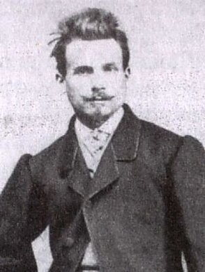 Raffaello Pagliaccetti è una figura di spicco che ha lasciato un’impronta indelebile nella storia dell'Abruzzo. Raffaello Pagliaccetti è una delle figure più emblematiche dell'architettura e dell'urbanistica abruzzese, noto per il suo impegno nel trasformare il volto di Pescara e dell'intera regione. Nato a Pescara nel 1954, ha dedicato la sua carriera alla progettazione e alla valorizzazione del territorio, cercando sempre un equilibrio tra l'innovazione e la tradizione. La sua attività si distingue per una costante attenzione alla sostenibilità e al rispetto per l'ambiente, principi che ha applicato non solo nei suoi progetti, ma anche nel suo approccio alla pianificazione urbana. Pagliaccetti ha avuto un impatto significativo sulla città di Pescara, contribuendo con numerose opere che oggi sono simboli del paesaggio urbano. Tra i suoi progetti più rilevanti, emerge l’attenzione verso la creazione di spazi pubblici che rispondano alle esigenze della collettività, ma che siano anche esteticamente innovativi. La sua opera si caratterizza per l’uso di materiali locali, che non solo rispettano l’ambiente, ma creano anche una continuità visiva e culturale con il contesto abruzzese. Un altro aspetto centrale della sua attività è stato il lavoro di recupero e restauro di edifici storici, attraverso cui Pagliaccetti ha cercato di coniugare il rispetto per il patrimonio con le necessità del contemporaneo. Con una visione che va oltre la semplice ristrutturazione, ha cercato di conferire nuova vita a strutture tradizionali, adattandole alle esigenze moderne, ma senza mai alterarne l’autenticità. Questo approccio ha contribuito a rafforzare il legame tra passato e futuro, promuovendo un'architettura che si fa portatrice di identità culturale. Oltre alla sua attività professionale, Raffaello Pagliaccetti ha avuto un ruolo fondamentale nel panorama culturale e accademico. Ha partecipato attivamente a conferenze e seminari, diventando una voce autorevole nel dibattito sull’architettura e sull’urbanistica. Le sue pubblicazioni e ricerche sono state un punto di riferimento per molti studiosi e professionisti, e la sua visione dell'architettura come strumento di sviluppo sociale e culturale ha ispirato numerose generazioni. Nel corso degli anni, l'attività di Pagliaccetti ha contribuito a far crescere la consapevolezza sull'importanza di un’architettura che non sia solo funzionale, ma che sappia anche dialogare con il territorio e le persone. La sua eredità è quella di un architetto che ha saputo dare lustro all'Abruzzo, rendendo la sua terra protagonista di un rinascimento architettonico che ha avuto eco oltre i confini regionali. La sua capacità di coniugare tradizione e modernità, di rispettare l'ambiente e di creare spazi che rispondono ai bisogni delle persone, ha fatto di lui un simbolo di eccellenza e innovazione.